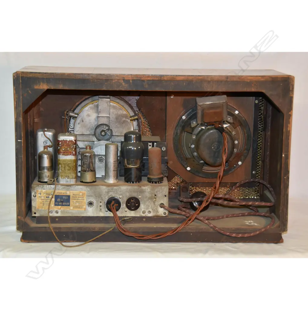 Model 403B, by Pilot, wood. H.330mm Image 1++