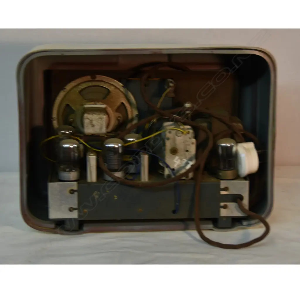 Model 205, by Westco, cream, plastic. H.250mm Image 1++