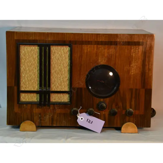 Model 471, by HMV, wood. H.360mm