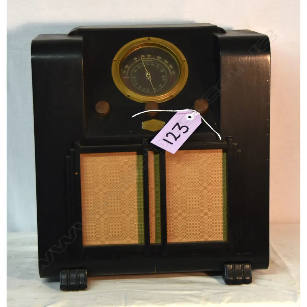 Model 609, by American Bosch, wood. H.430mm Image 1++