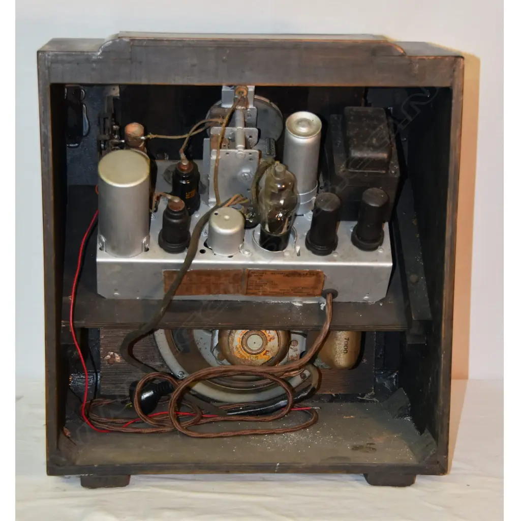 Model 609, by American Bosch, wood. H.430mm Image 1++