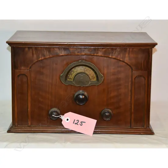 Model 93, by Atwater Kent, wood. H.260mm