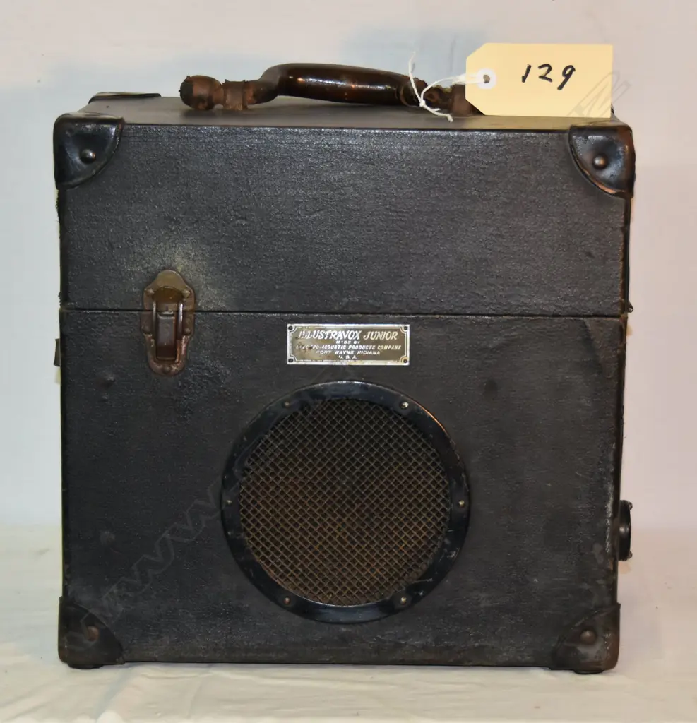 Model Illustravox Junior, by Electro-acoustic Products Co., Record Player. H.350mm Image 1++