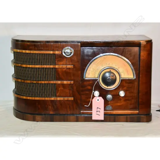 Model SW86, by EKCO, wood. H.340mm