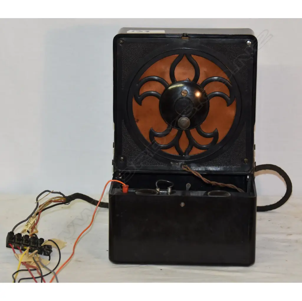 Model 'Masterpiece’, by Kolster Brandes, Bakelite, 1930. open H.275mm Image 1++