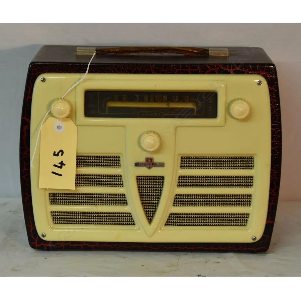 Model 6P, by Sheffield, Plastic / vinyl on wood. H.260mm Image 1++