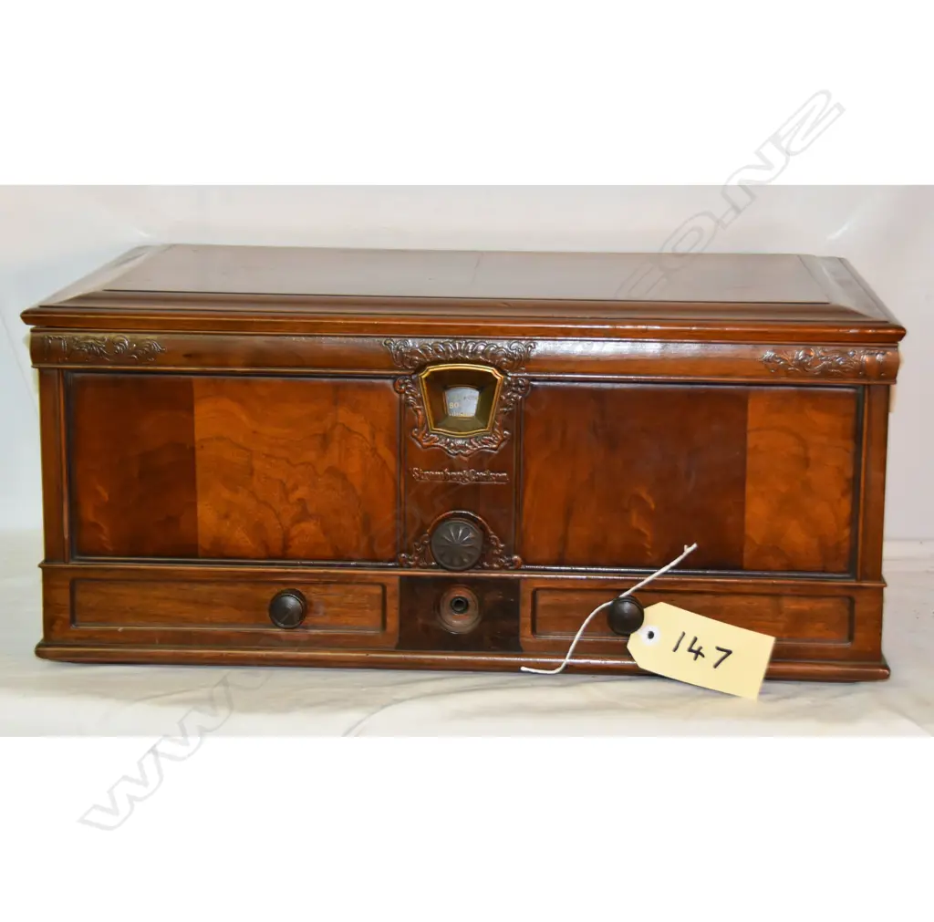 Model 636, by Stromberg Carlson, wood. H.260mm Image 1++