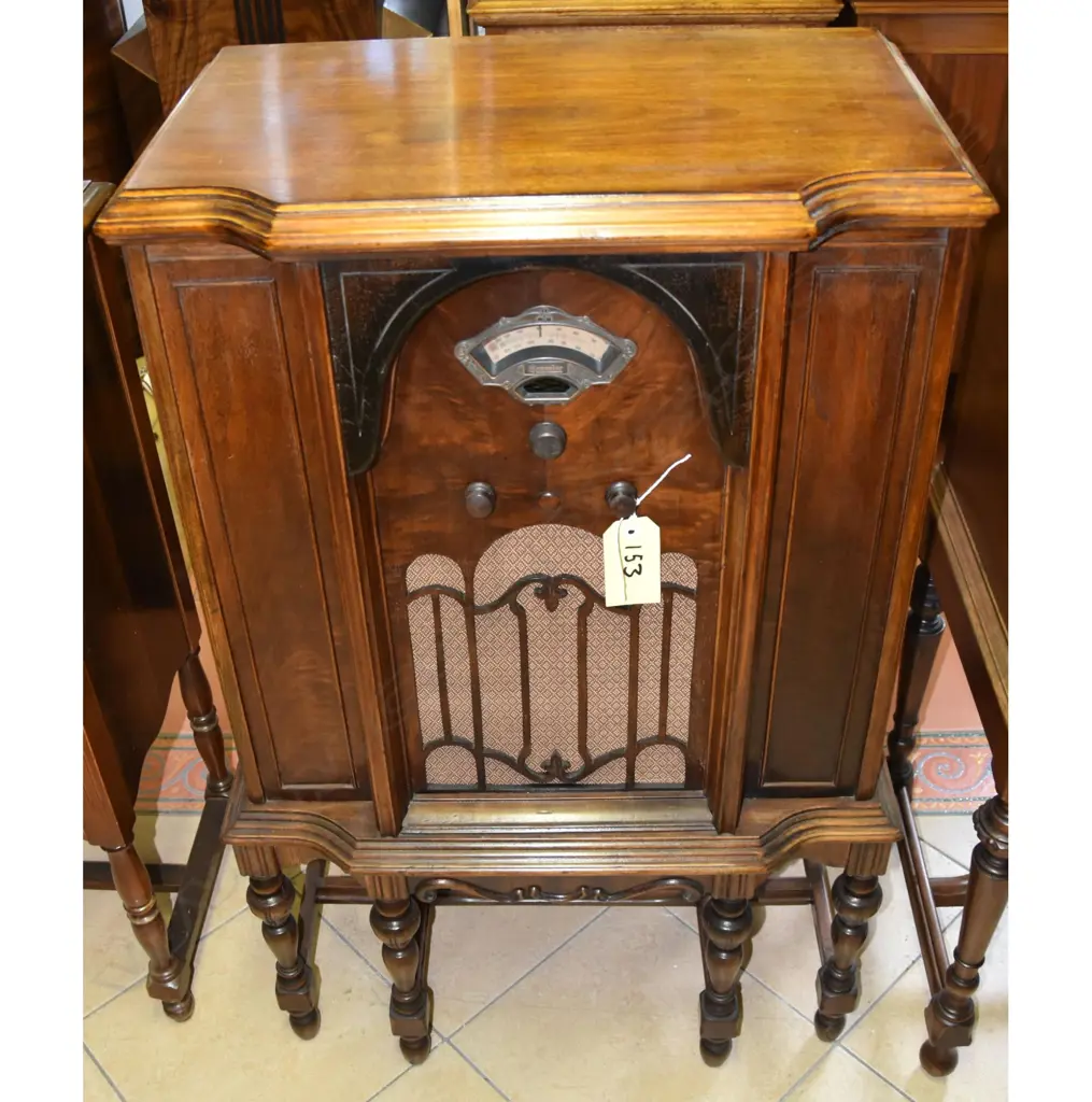 Model Serenader 360, by Grimes (Canada), console. H.1090mm Image 1++