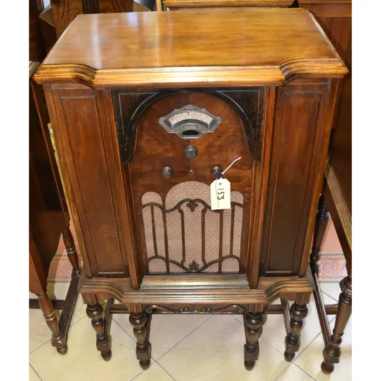 Model Serenader 360, by Grimes (Canada), console. H.1090mm