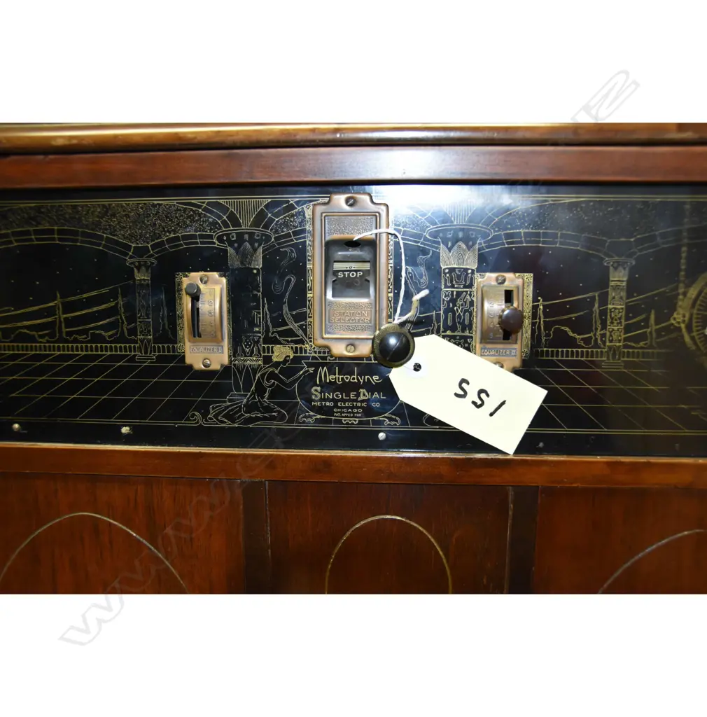 Model Metrodyne, by Metro Electric Co, console, etched front panel. H.960mm Image 1++