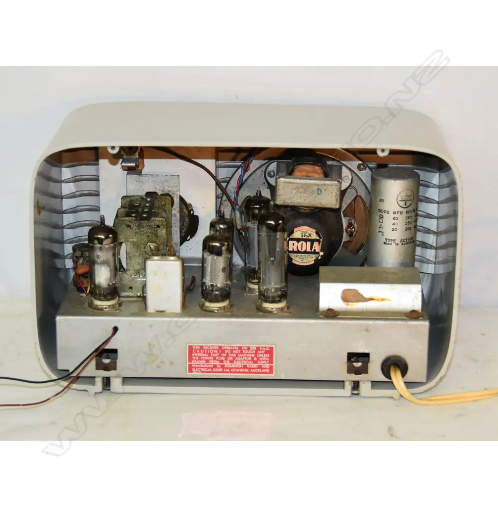 Model Majestic, by Dominion Radio &Electrical Co., Grey. H.175mm Image 1++