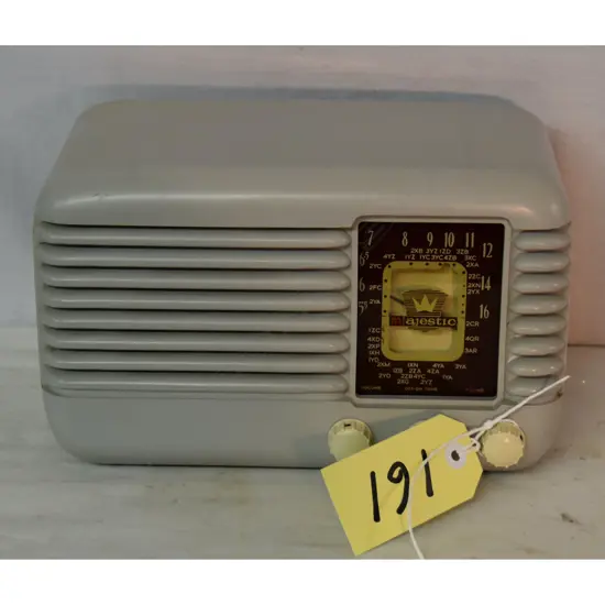 Model Majestic, by Dominion Radio &Electrical Co., Grey. H.175mm