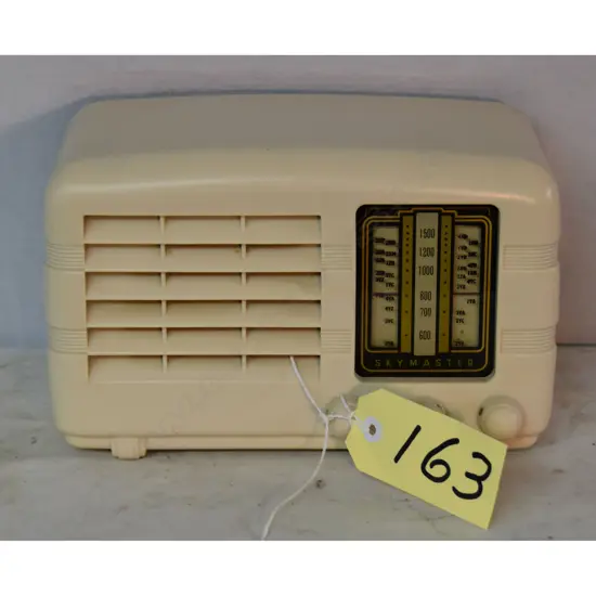 Model Colt, by Bell, Cream. H.175mm