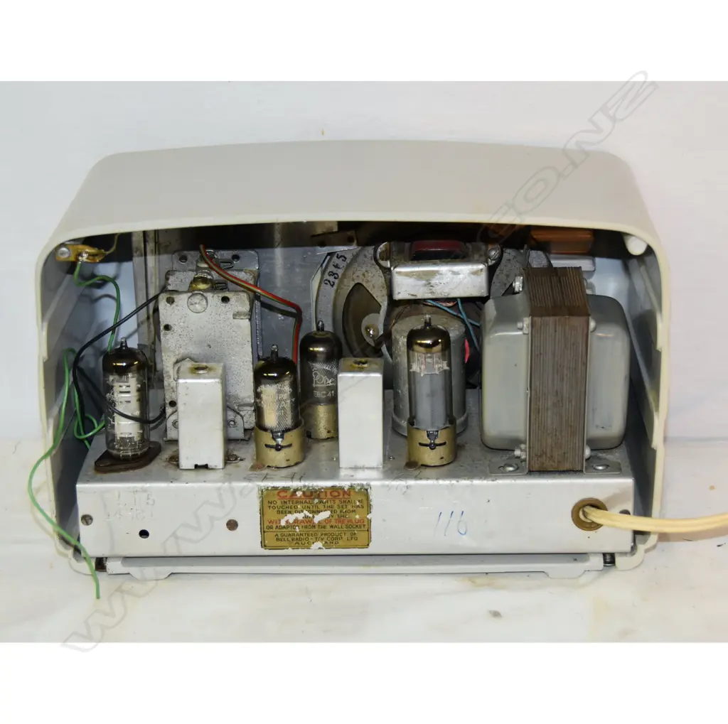 Model Colt, by Bell, Grey. H.175mm Image 1++