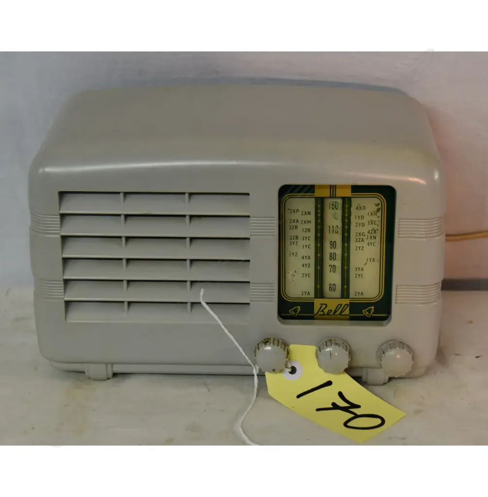 Model Colt, by Bell, Grey. H.175mm Image 1++