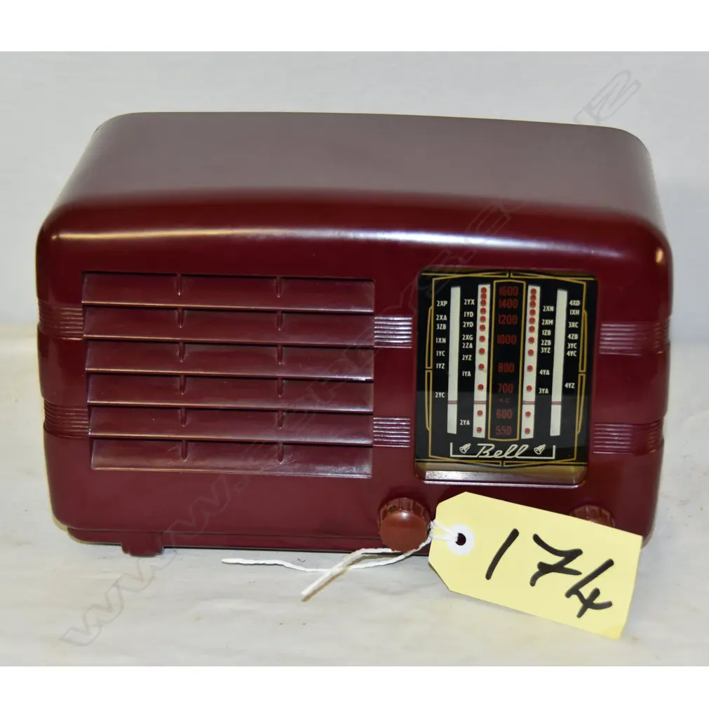 Model Colt, by Bell, Burgundy. H.175mm Image 1++