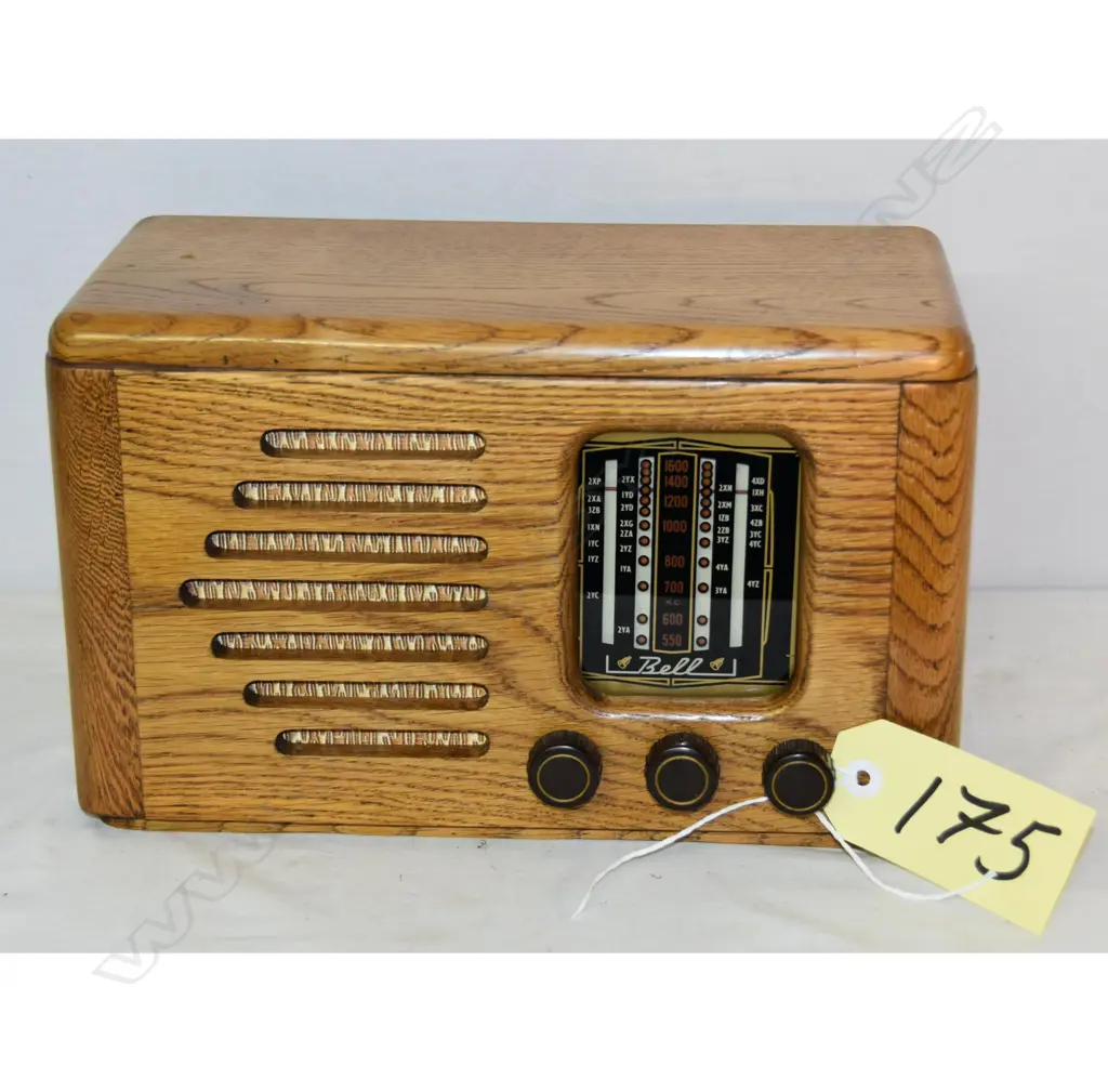 Model Planet (Colt), by Bell, Wood. H.195mm Image 1++