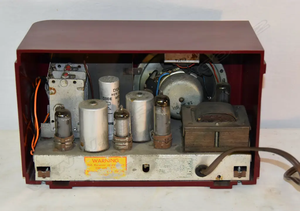 Model Clipper, by Akrad, maroon. H.180mm Image 1++