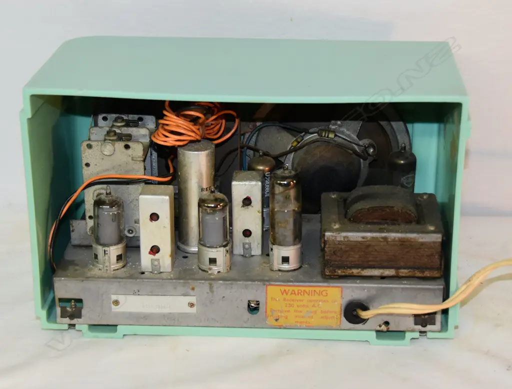 Model Clipper, by Akrad, Pale Green. H.175mm Image 1++