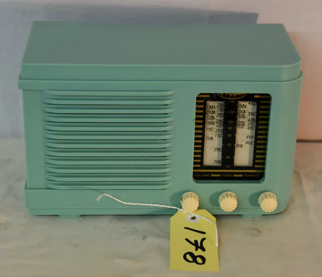 Model Clipper, by Akrad, Pale Green. H.175mm Image 1++