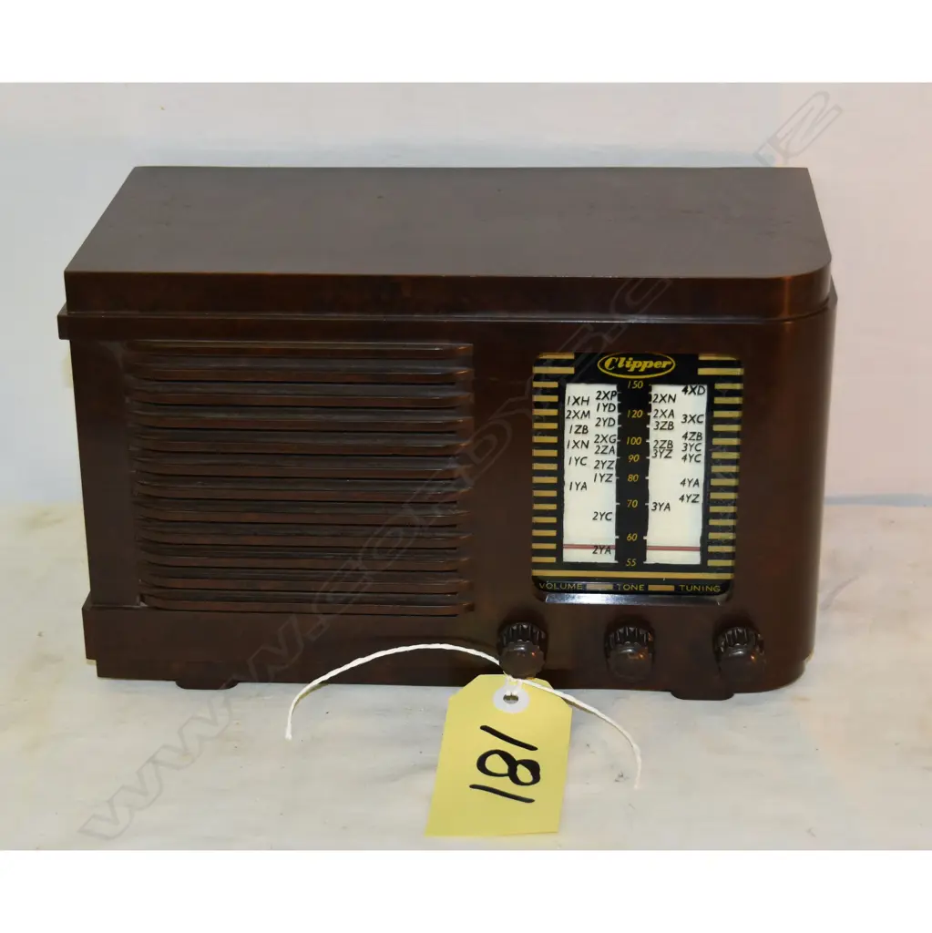 Model Clipper, by Akrad, Brown. H.175mm Image 1++