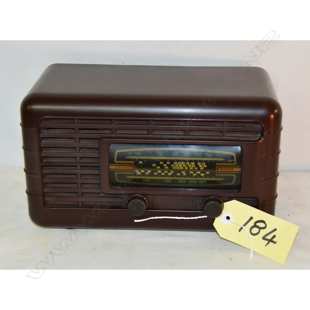 Model Ultimate RCP, by Ultimate-EKCO (NZ), Brown. H.175mm Image 1++