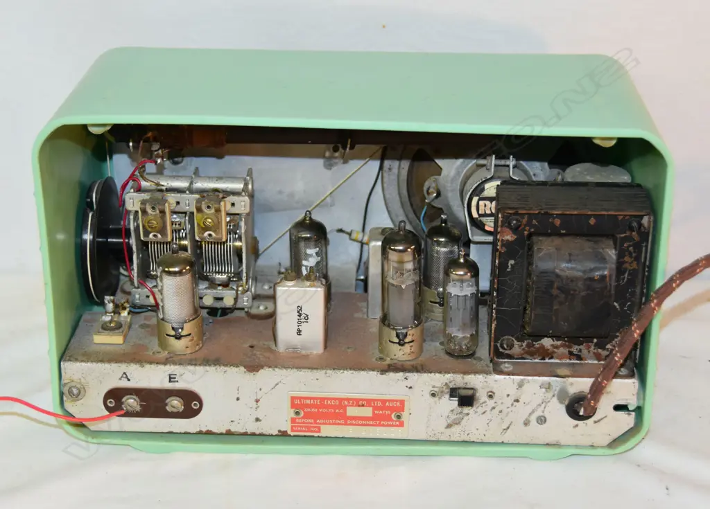 Model Ultimate RCP, by Ultimate-EKCO (NZ), Pale Green. H.175mm Image 1++