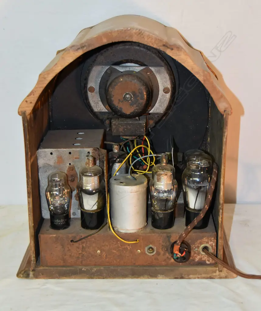 Model ERLA Model 61 or 62 or 63, by ?, Cathedral, 1931. H.370mm Image 1++