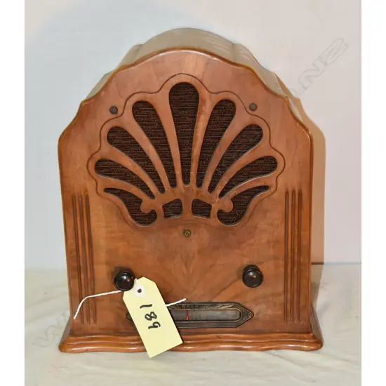 Model ERLA Model 61 or 62 or 63, by ?, Cathedral, 1931. H.370mm