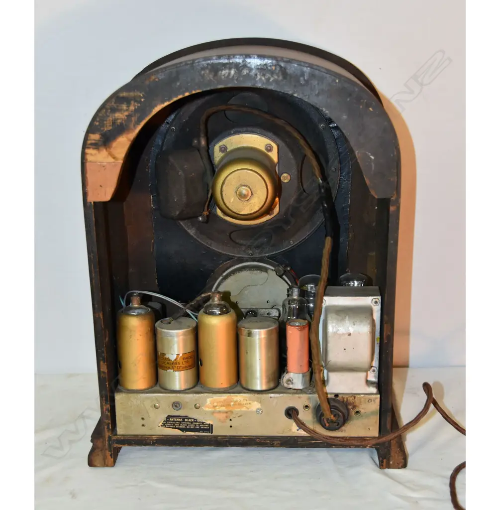 Model 206, by Atwater Kent, Cathedral. H.455mm Image 1++