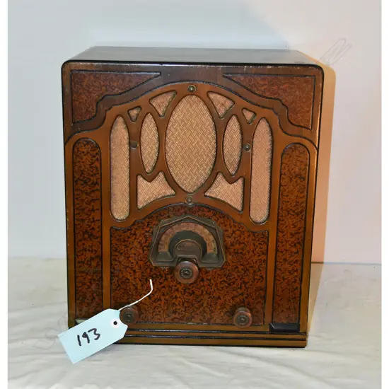 Model Clarion 220, by ?, wood. H.420mm