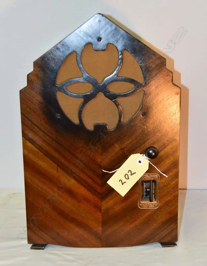 Model Gloritone Screen Grid 110v, by U.S. Radio & Television Corp., Cathedral. H.585mm Image 1++