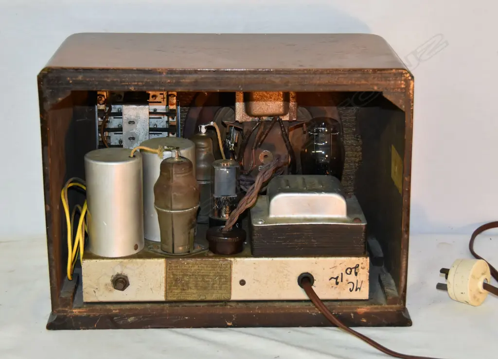 Model 'Push Button wonder’, by ?, Wood, pushbutton tuning only. H.240mm Image 1++