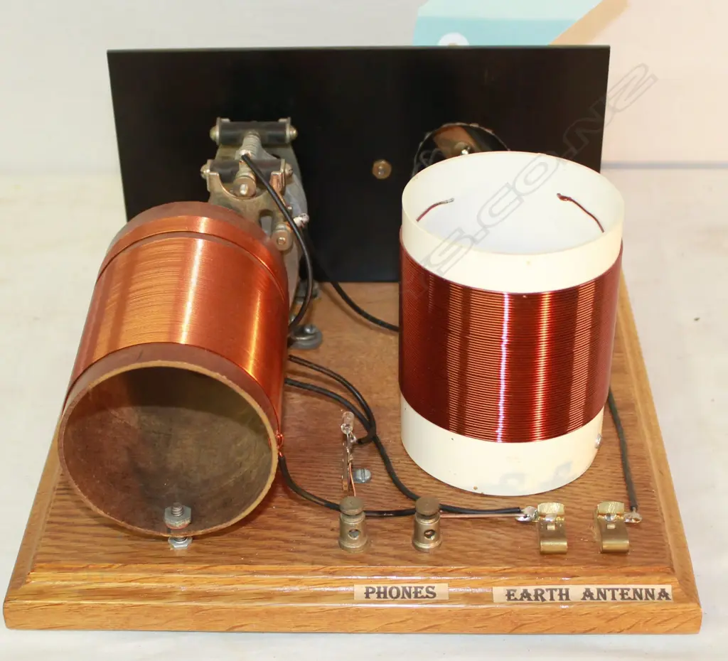 Model Boy’s Own Crystal Radio, by Gerry Billman,. H.140mm Image 1++