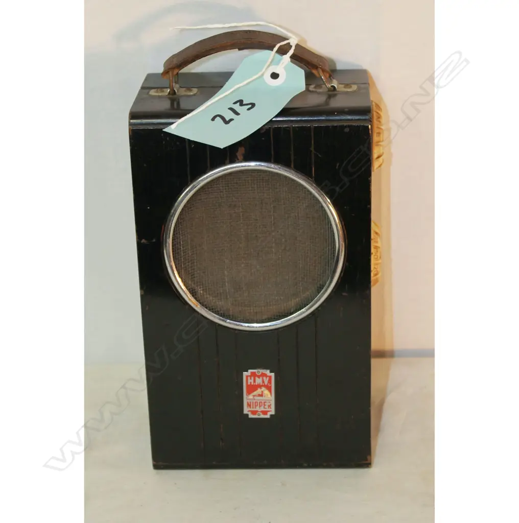Model Nipper, by HMV, wood. H.255mm Image 1++