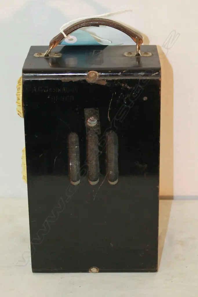 Model Nipper, by HMV, wood. H.255mm Image 1++