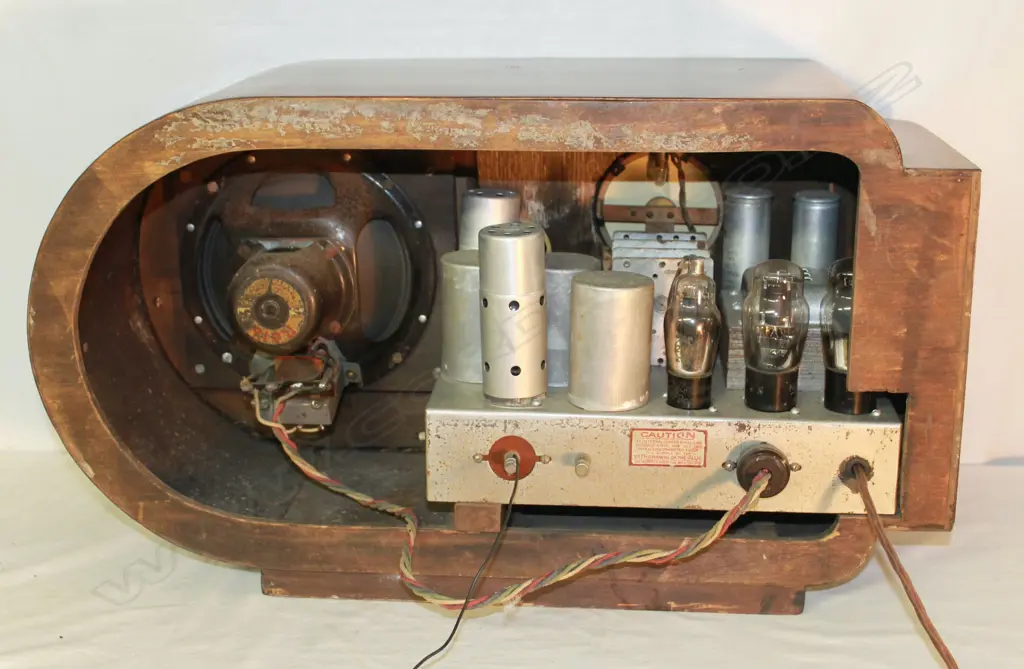 Model Universal, by ?, Wood. H.250mm Image 1++