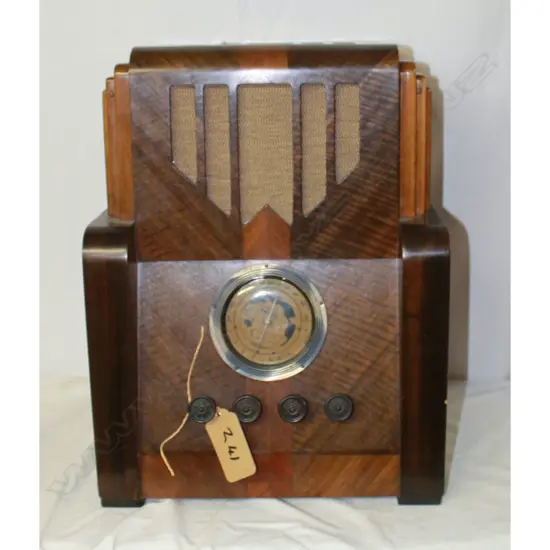 Model Pacific Nottingham, by Radio Corp of NZ, Wood. H.520mm