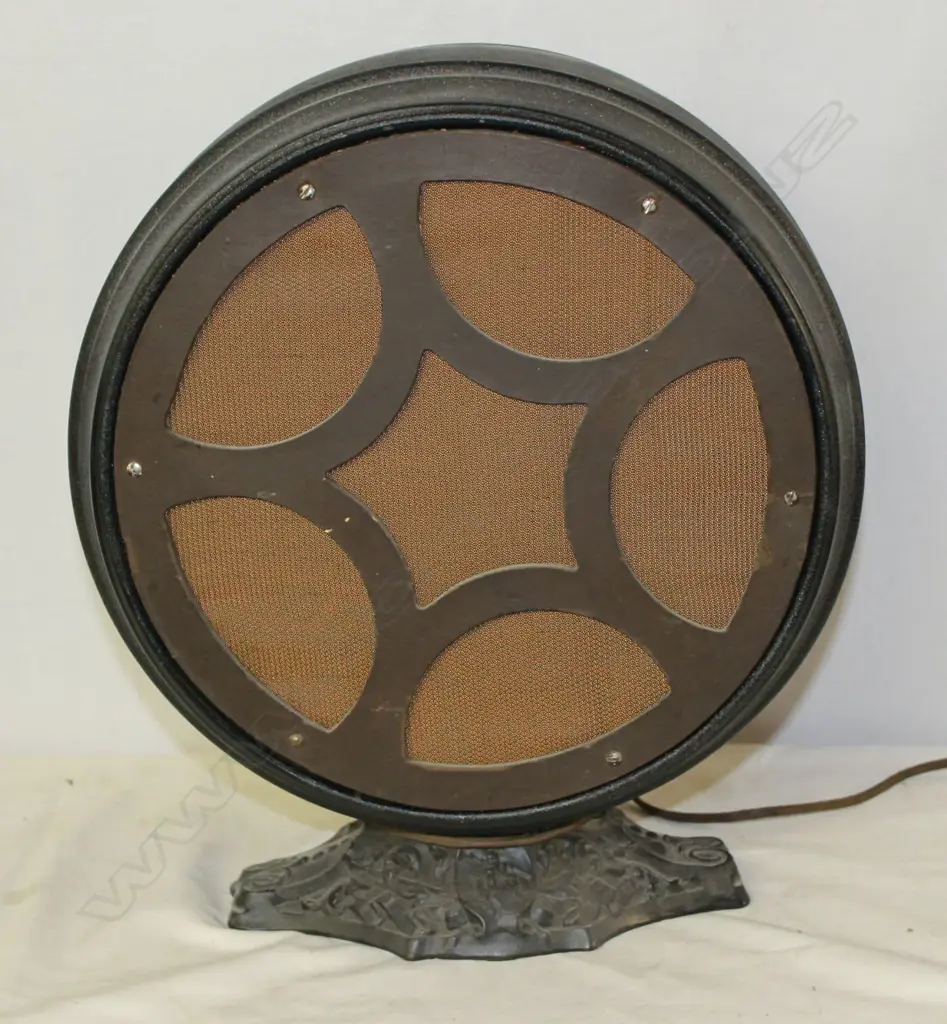 Model speaker, by ?, metal frame. H.390mm Image 1++