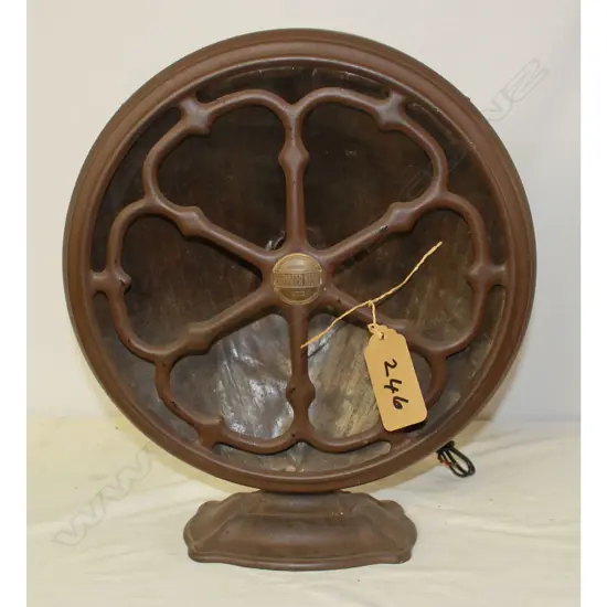 Model Speaker Type E, by Atwater Kent, Brown. H.450mm