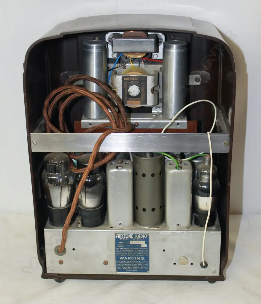 Model Radio Star , by Airzone (1931) Ltd., Brown – Chassis 520. H.370mm Image 1++