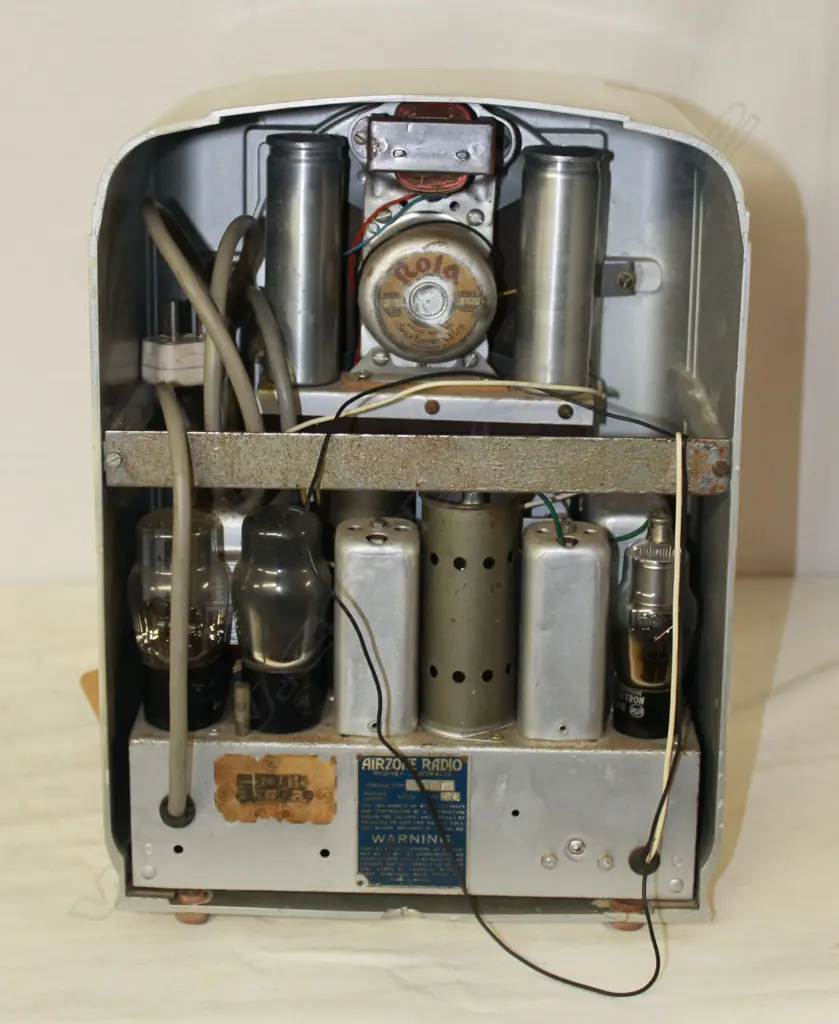 Model Radio Star , by Airzone (1931) Ltd., White - Chassis 521 (Cracked). H.350mm Image 1++