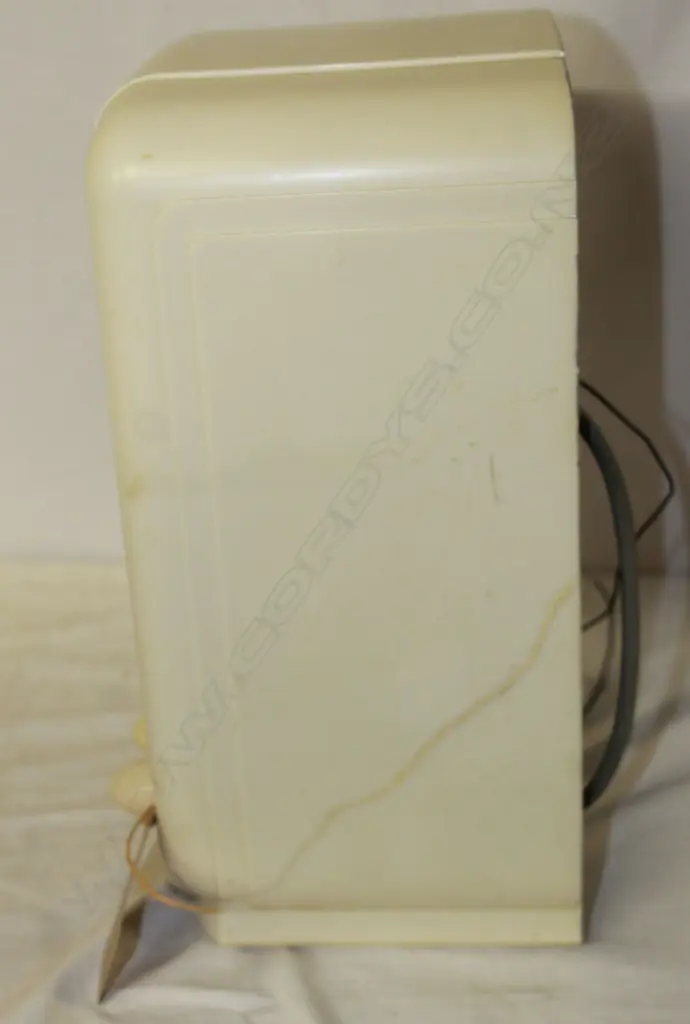 Model Radio Star , by Airzone (1931) Ltd., White - Chassis 521 (Cracked). H.350mm Image 1++
