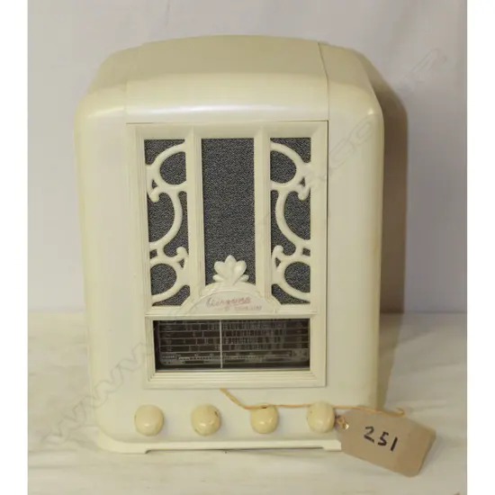 Model Radio Star , by Airzone (1931) Ltd., White - Chassis 521 (Cracked). H.350mm