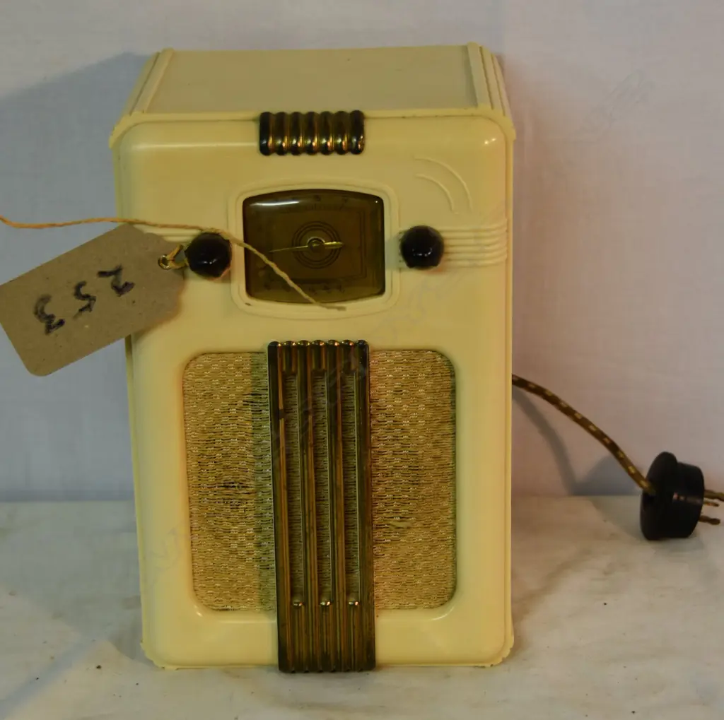 Model ?, by Radio Products Corp Chicago, Cream Plastic. H.270mm Image 1++