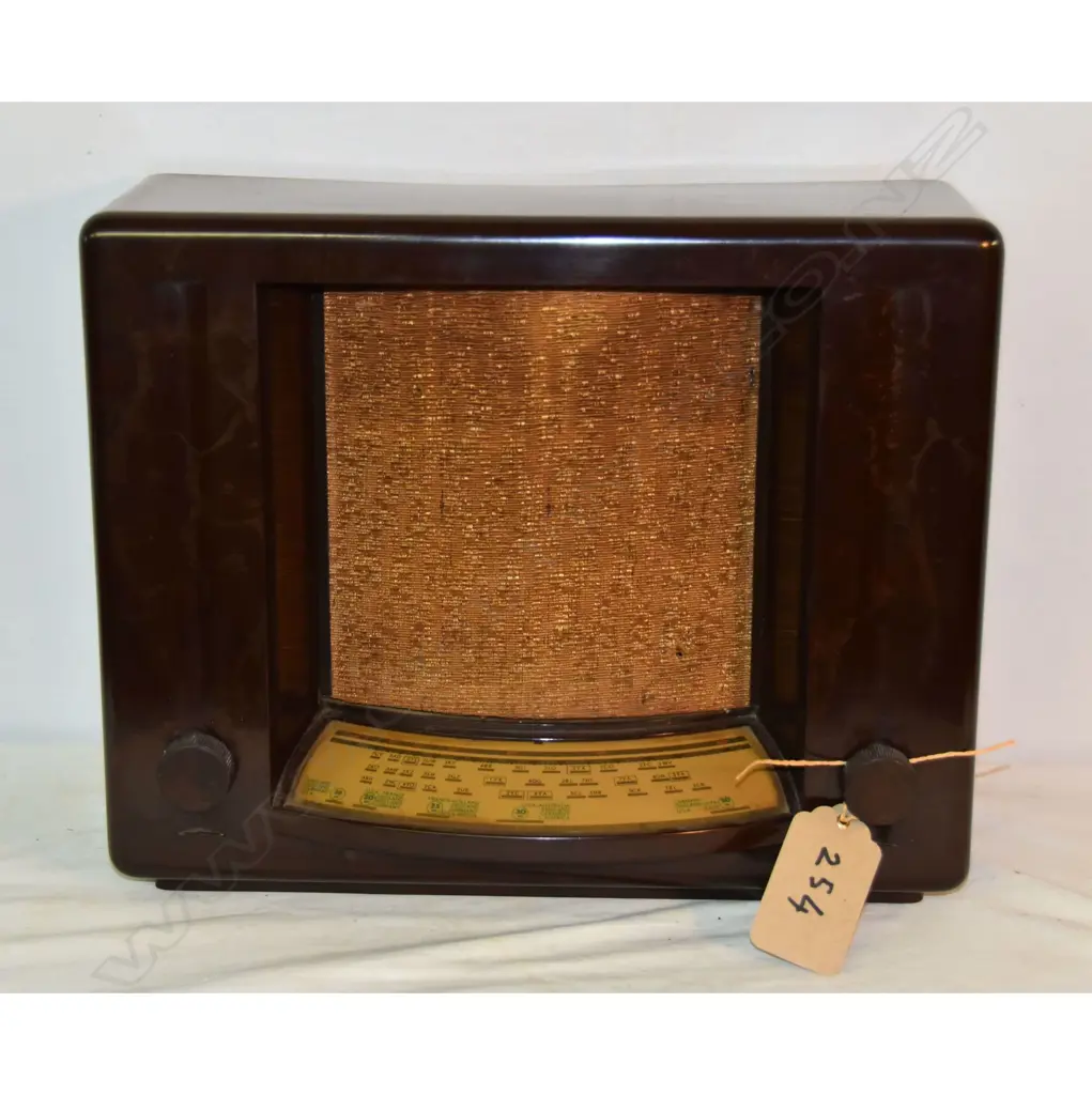 Model Theatrette V7a, by Philips , Bakelite Brown. H.230mm Image 1++