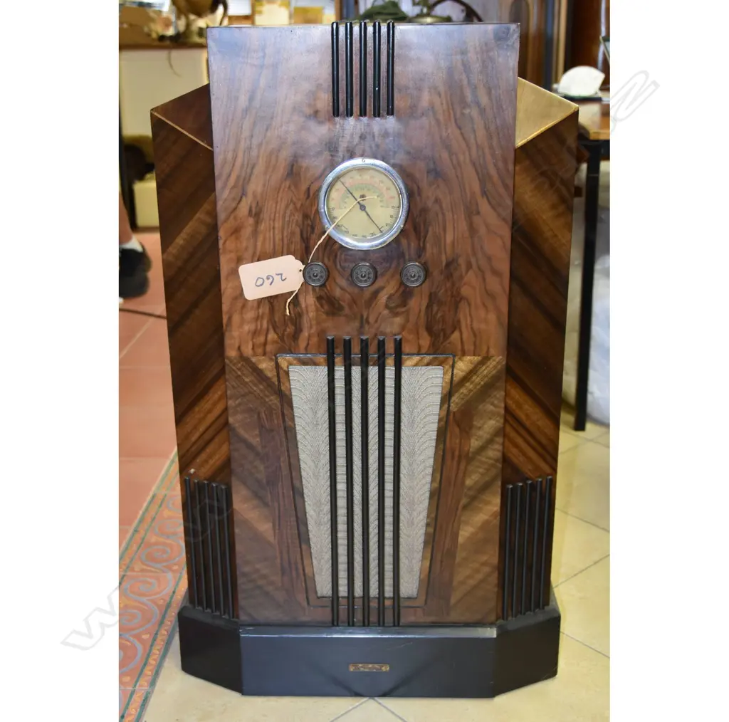 Model 7SA-w, by Crusader, Wood console. H.915mm Image 1++
