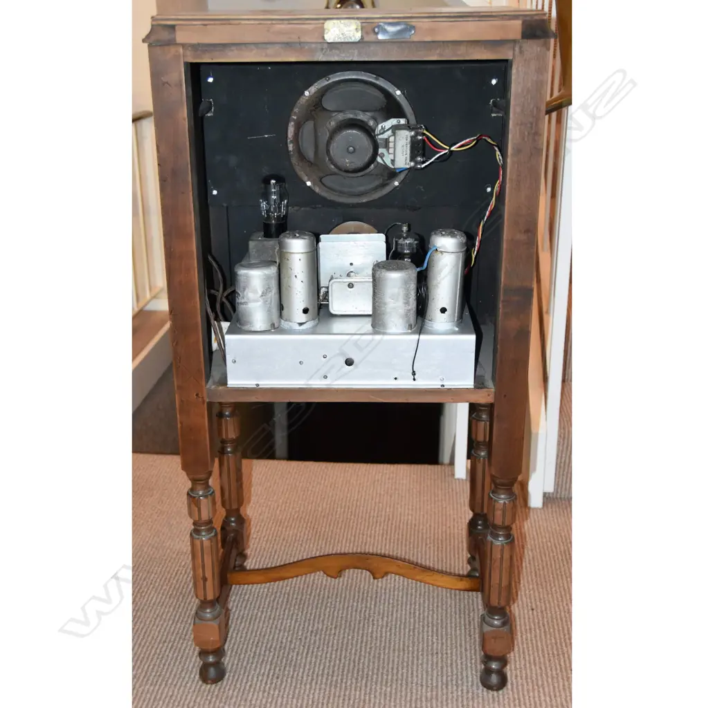 Model Ultimate, by Radio (1936) Ltd , Wood console. H.1030mm Image 1++