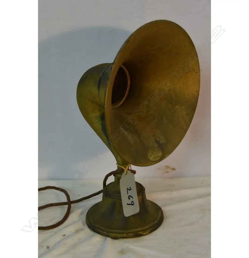 Model Style two, by Quali Tone, Gold Horn Speaker. H.390mm Image 1++