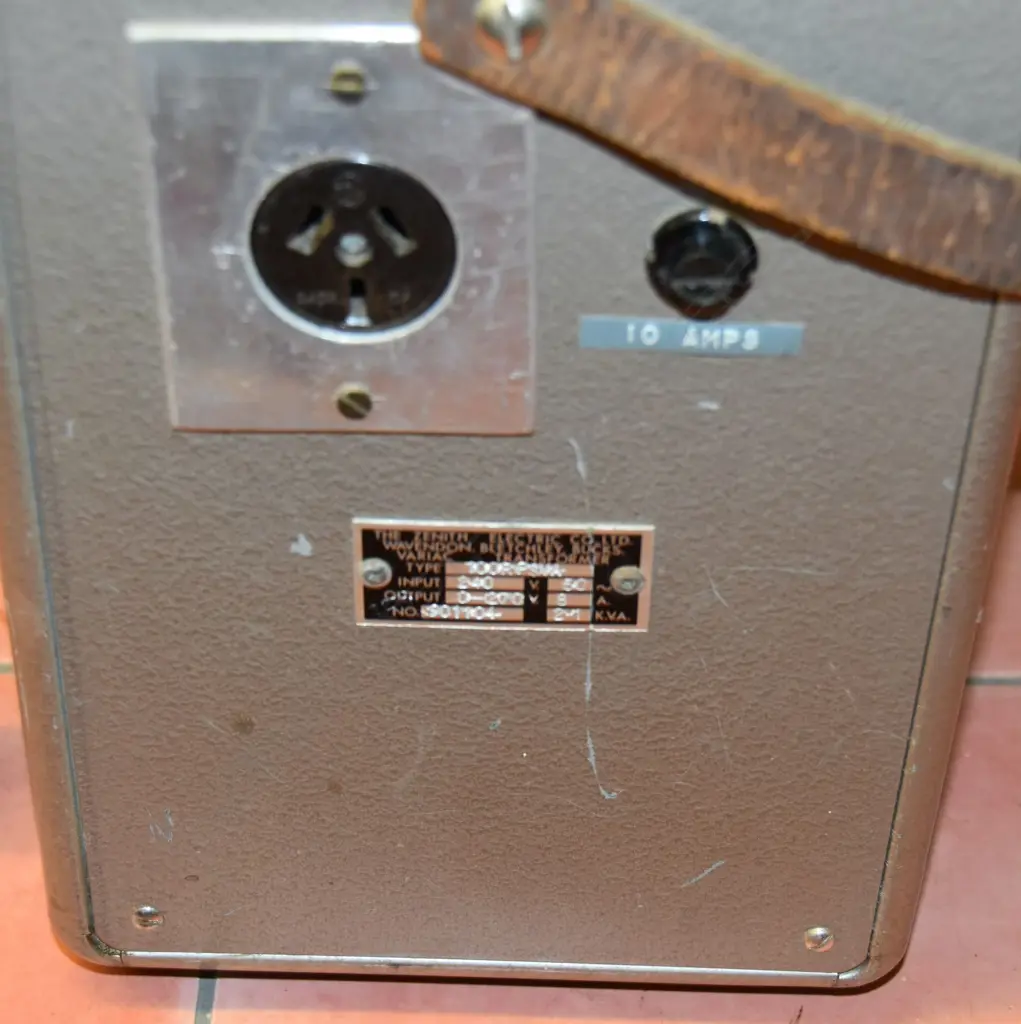 Model Variac Model 100R-PSVA, by Zenith (UK), 2.1KVA, 0-270VAC,  8 amps. H.285mm Image 1++